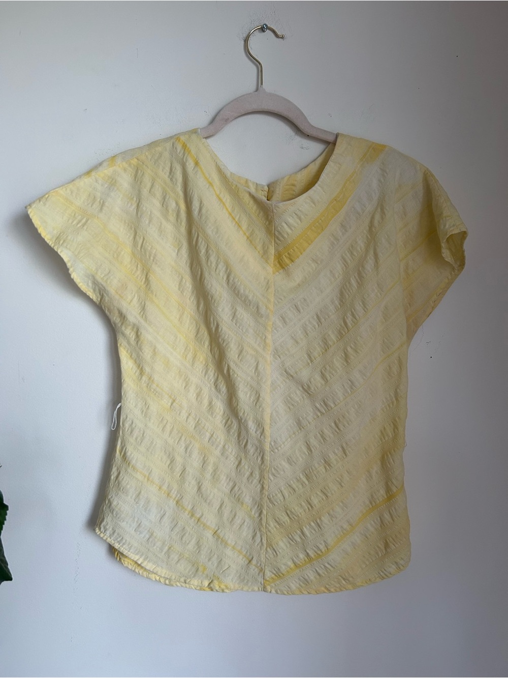 Vintage 1970’s Light Yellow Women's Textured Short Sleeve Top